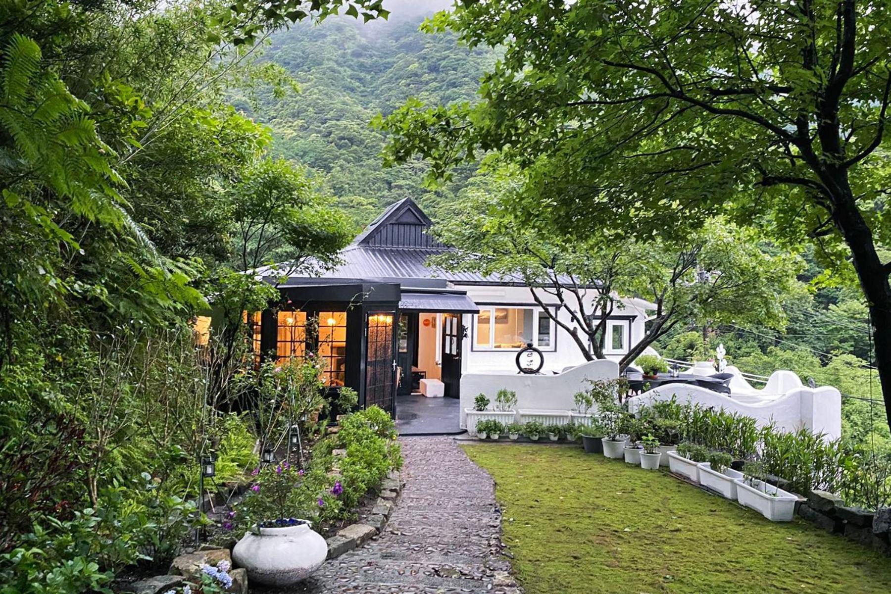 金石新月光 Acomodação com café da manhã Jiufen Exterior foto